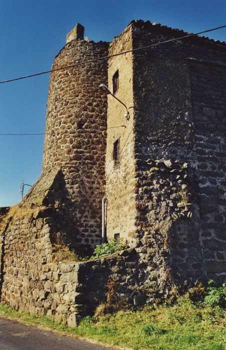 Château de Séneujols : Façade est, vue générale