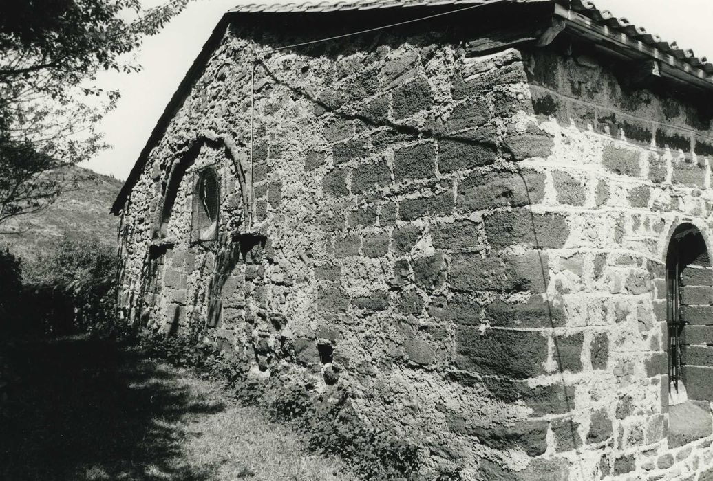 Eglise Saint-Jean-Baptiste : Façade ouest, vue générale