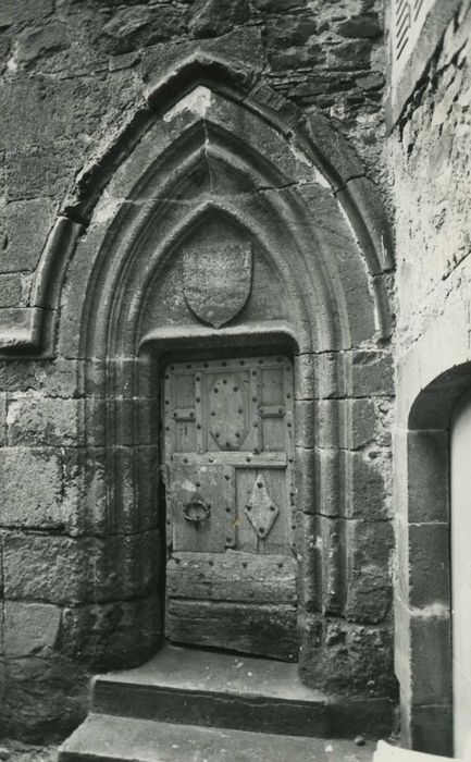 Maison : Porte d’accès sur rue, vue générale