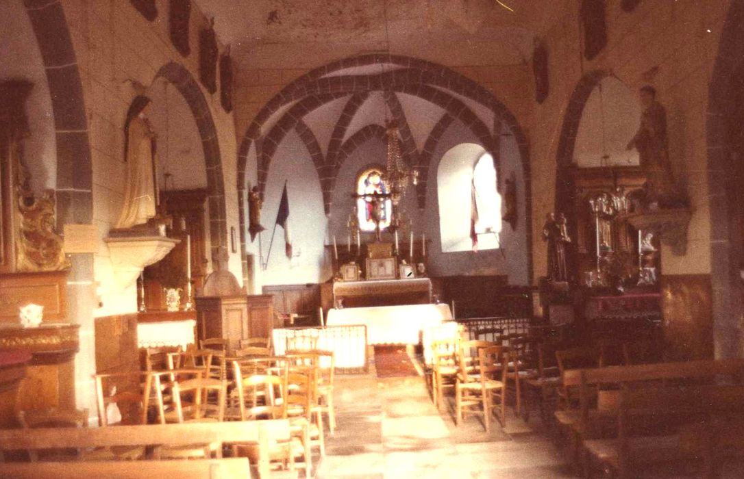 Eglise Saint-Pantaléon : Nef, vue générale