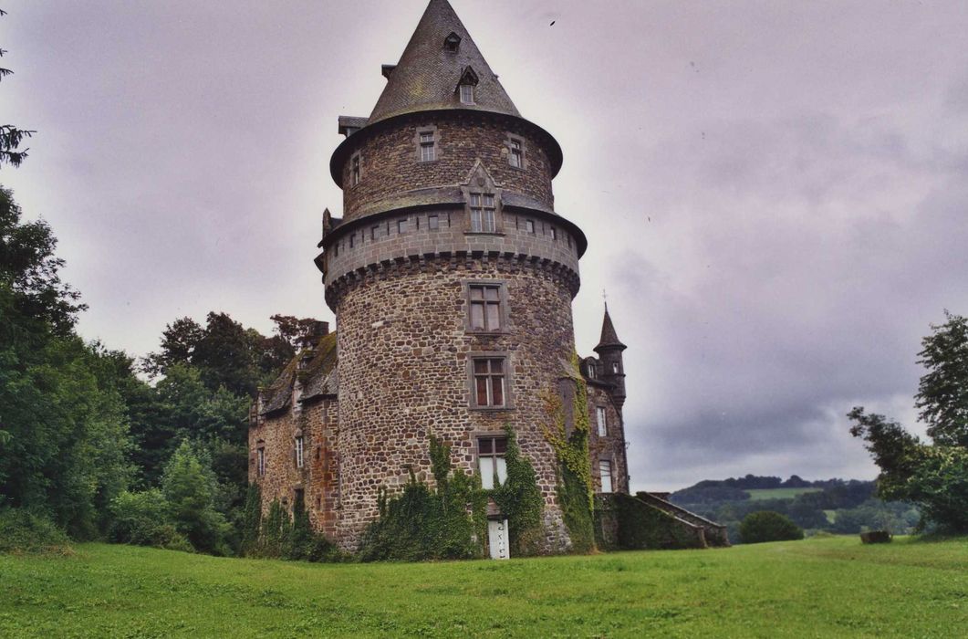 Château de Mazerolles : Ensemble nord-ouest, vue générale