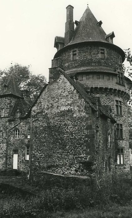 Château de Mazerolles : En semble nord-ouest, vue partielle