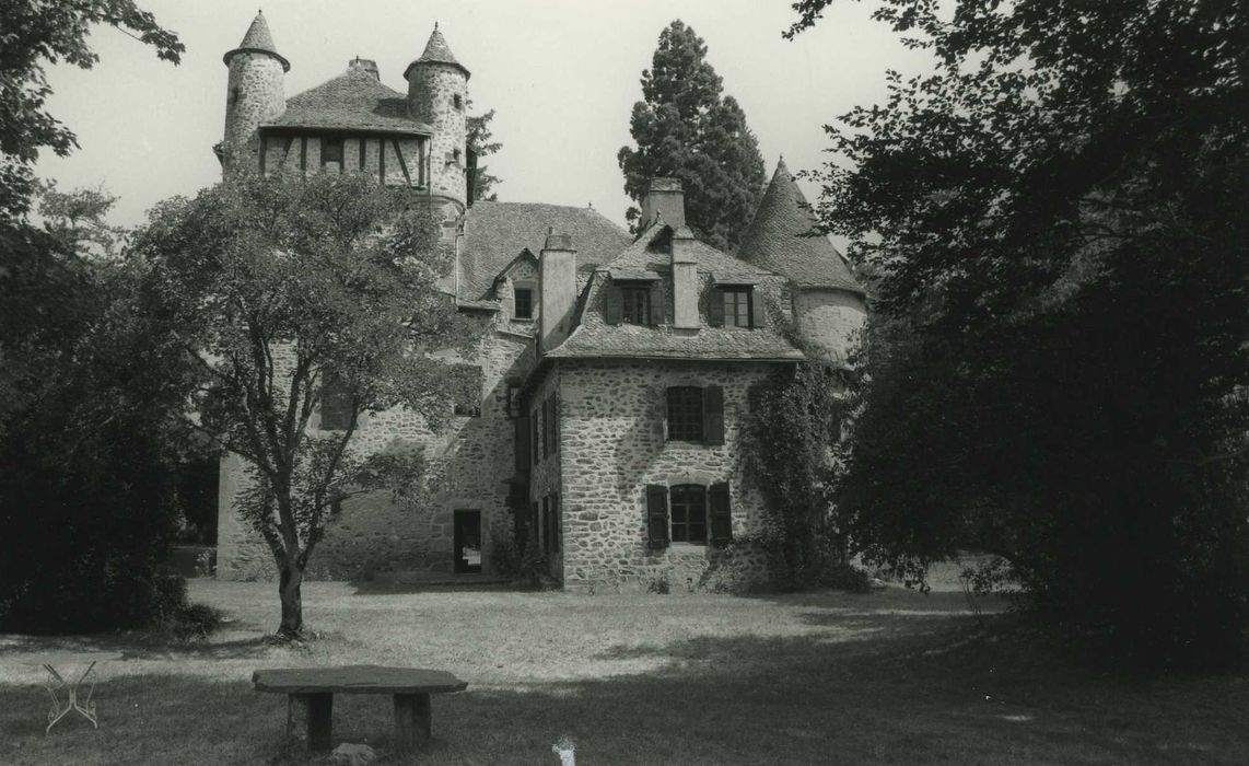 Château de Veyrières : Ensemble sud, vue générale