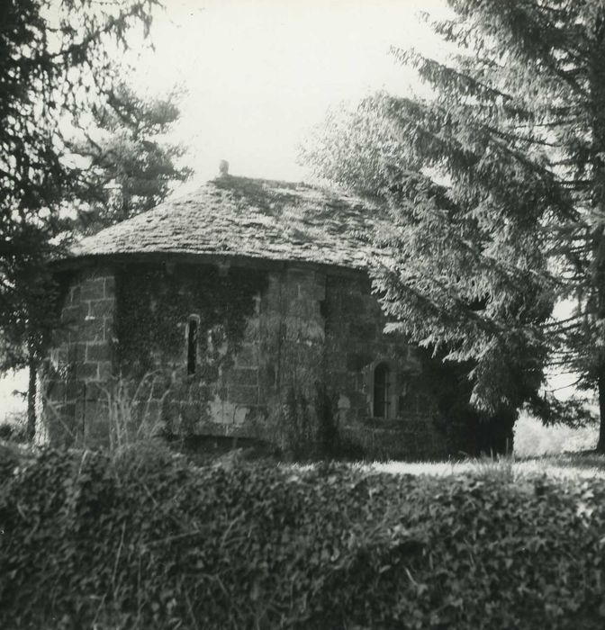 Ancienne église : Façade latérale nord, vue générale