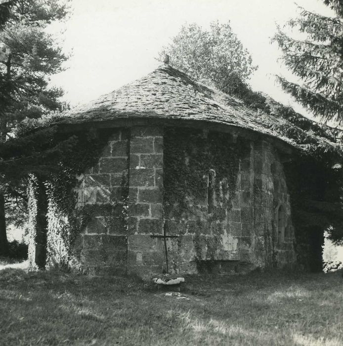 Ancienne église : Chevet, vue générale