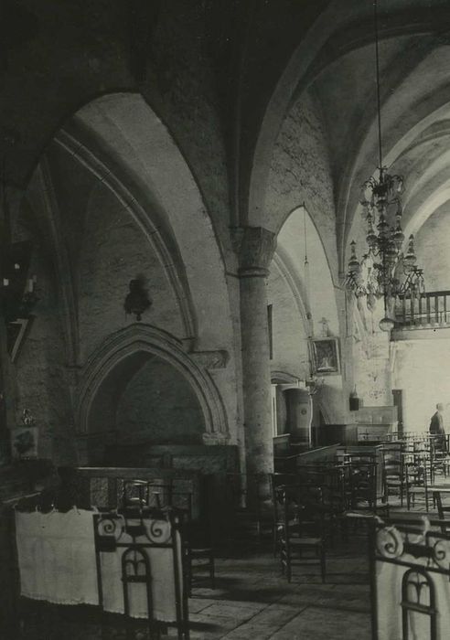 Eglise Saint-Jean-Baptiste : Nef, vue partielle