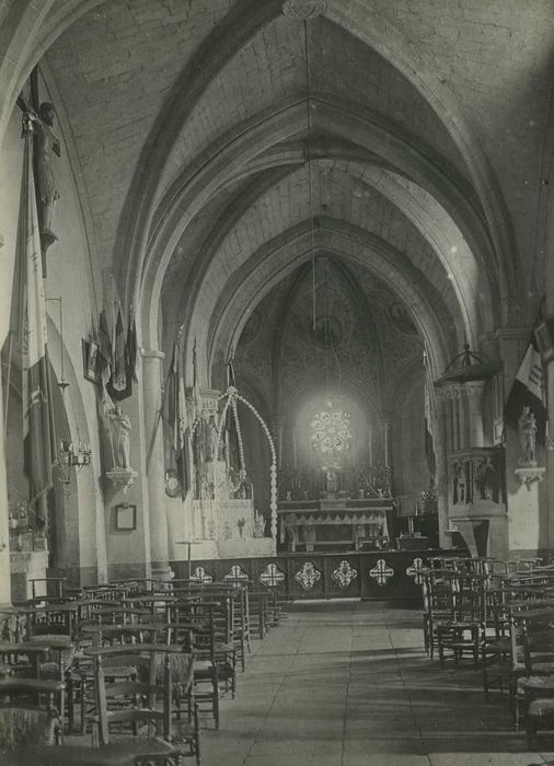 Eglise Saint-Saturnin : Nef, vue partielle