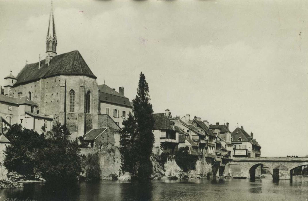 Chapelle Saint-Benoit : Ensemble sud-est, vue générale de la chapelle dans son environnement