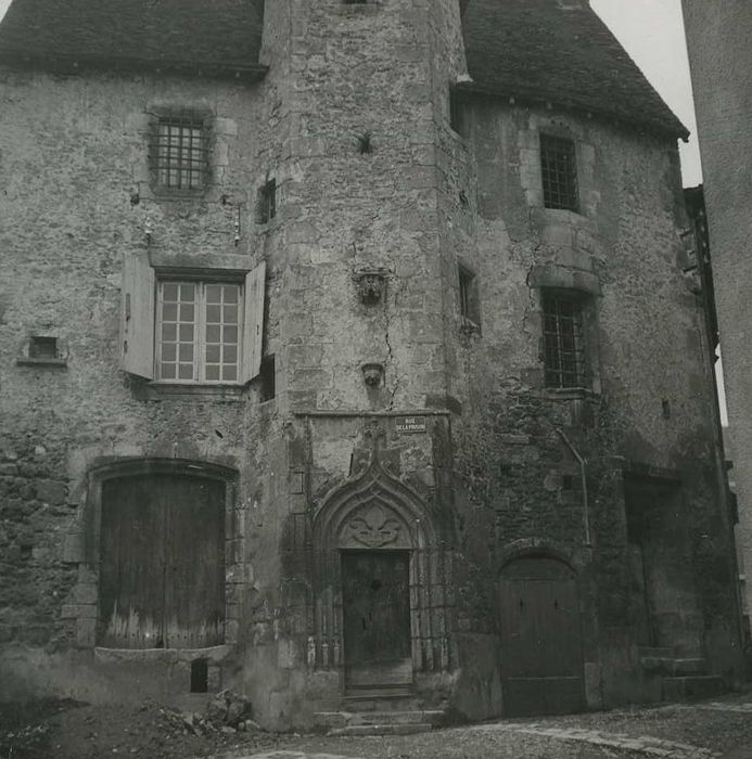 Ancien collège, dit aussi Hôtel de Chevigny : Façade est, vue partielle