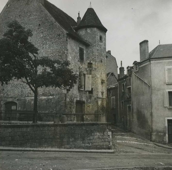 Ancien collège, dit aussi Hôtel de Chevigny : Façade sud et est, vue générale