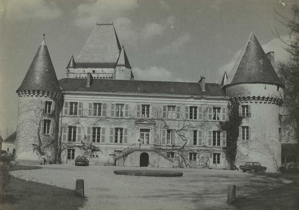 Château d'Argy : Ensemble sud, vue générale