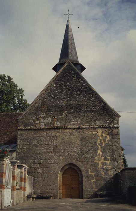 Eglise du prieuré Saint-Nicolas, actuelle église Saint-Nicolas : Façade ouest, vue générale