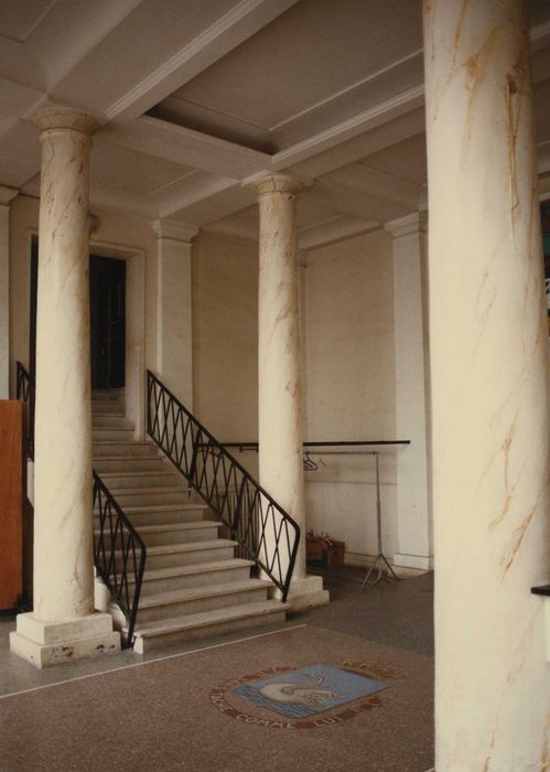 Ancien couvent des Augustins : Hôtel de ville, vestibule, vue générale