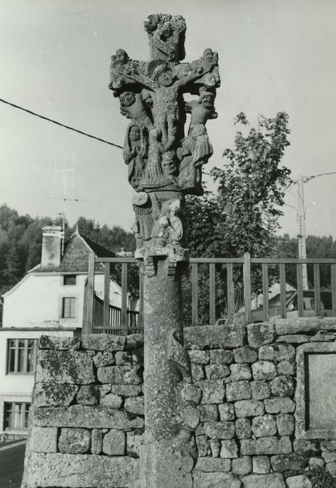 Croix de pélerinage : Vue partielle