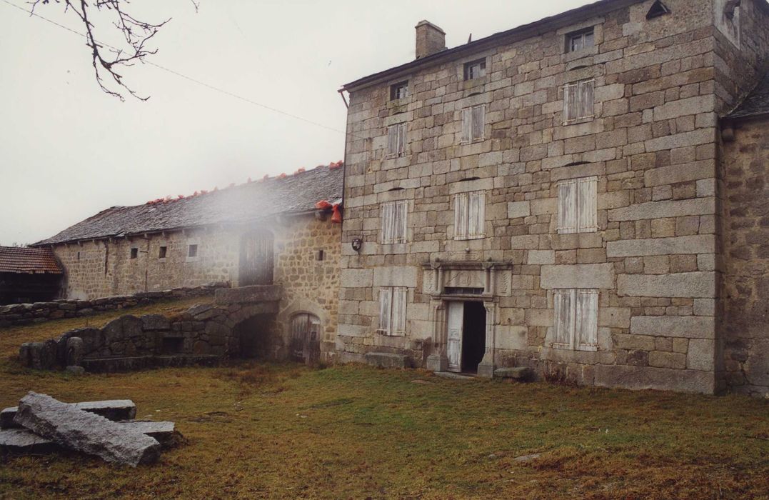 Ferme d'Estremiac : Logis de maître, façade sud, vue générale