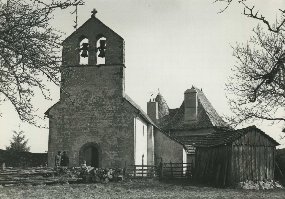 Eglise de la Salvetat : Façade ouest, vue générale