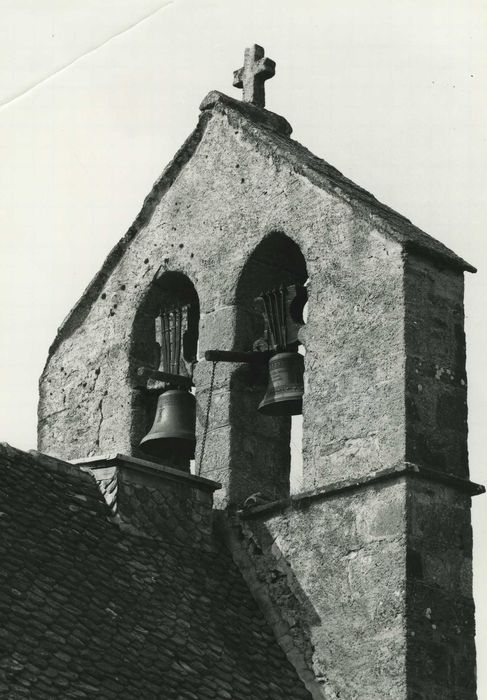 Eglise de la Salvetat : Clocher, vue générale