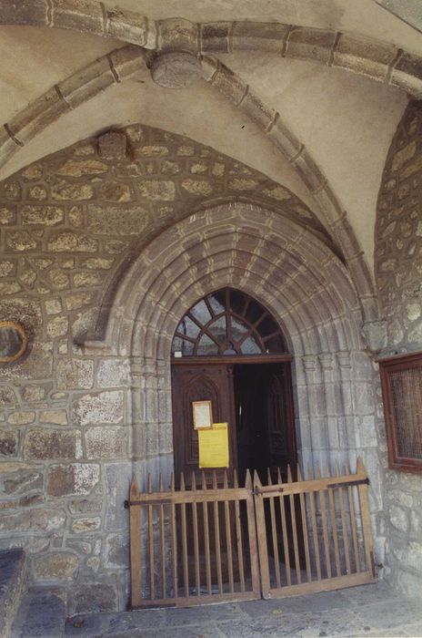 Eglise Sainte-Agathe : Portail sud, vue générale