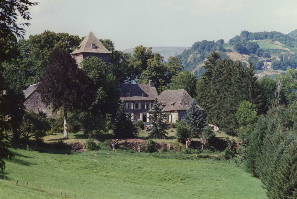 Château de Lescure : Ensemble sud, vue générale