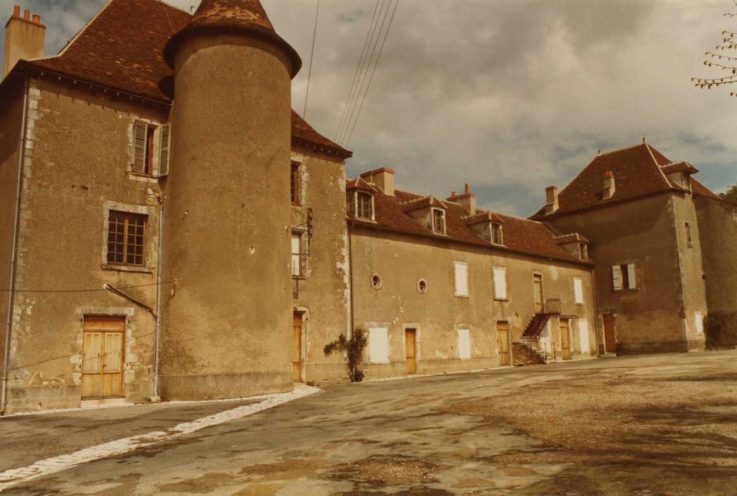 Château-Naillac, dit Vieux Château : Ensemble sud-ouest, vue générale