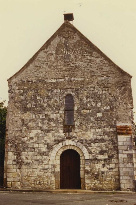 Chapelle Saint-Lazare : Façade occidentale, vue générale