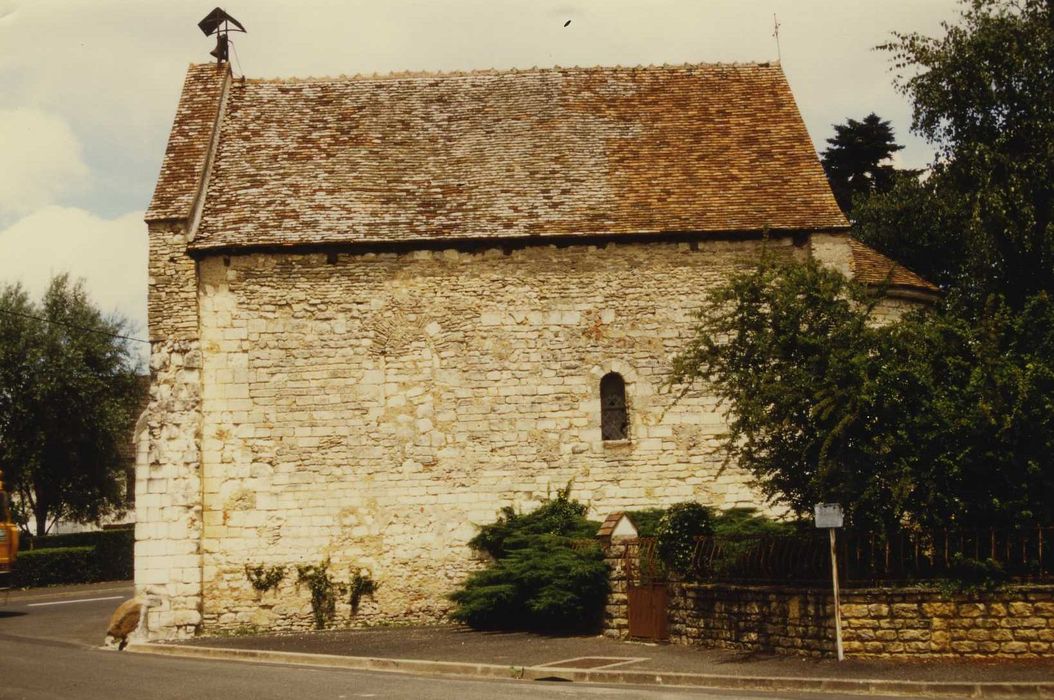 Chapelle Saint-Lazare : Façade latérale sud, vue générale