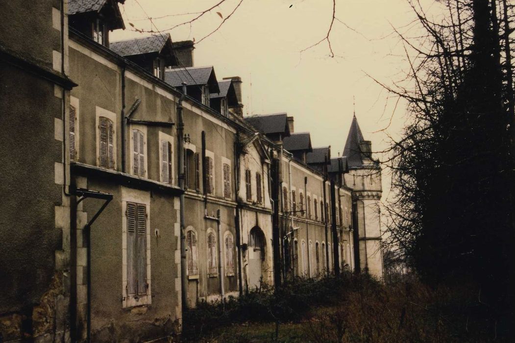 Château du Parc et manufacture de drap du château du Parc : Aile des teinturiers dit château Balsan, façade est, vue générale