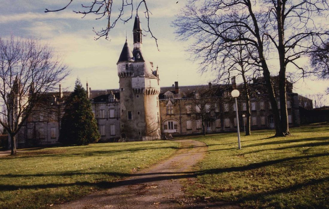 Château du Parc et manufacture de drap du château du Parc : Aile des teinturiers dit château Balsan, ensemble ouest, vue générale