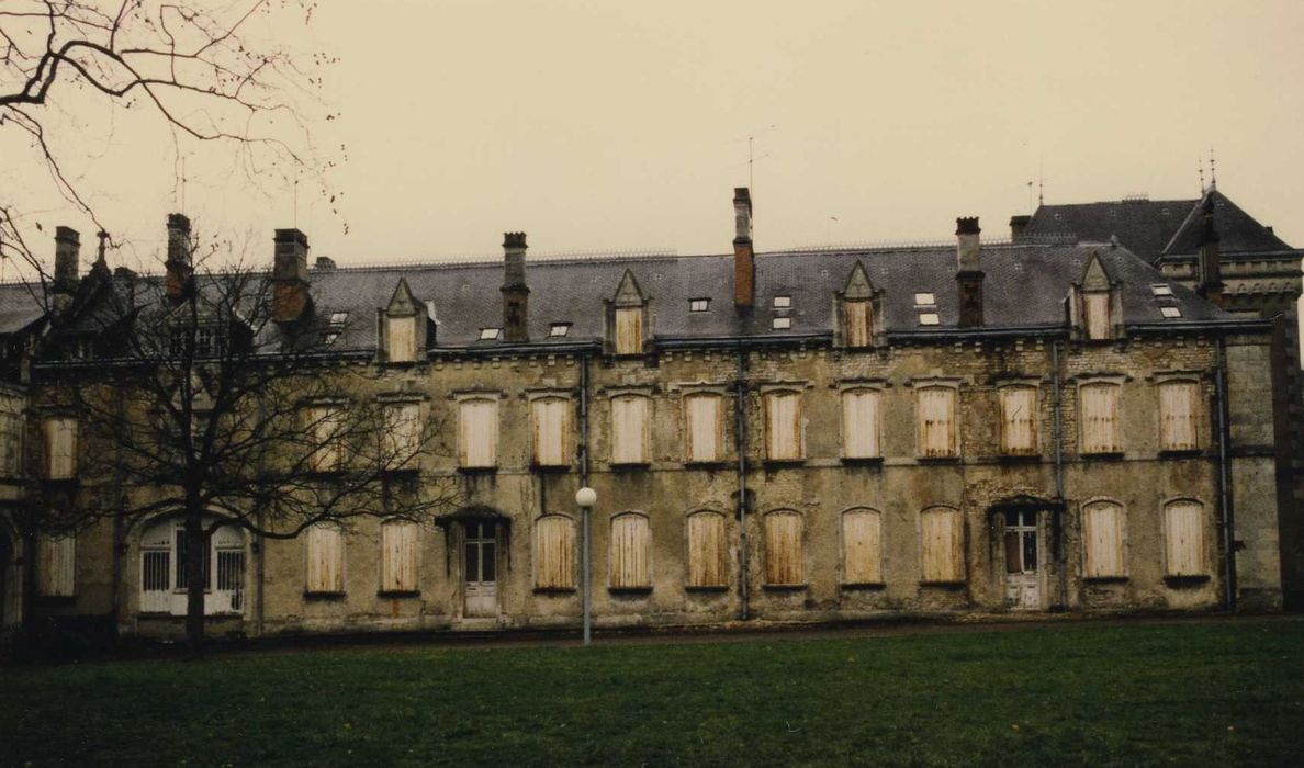 Château du Parc et manufacture de drap du château du Parc : Aile des teinturiers dit château Balsan, façade ouest, vue générale