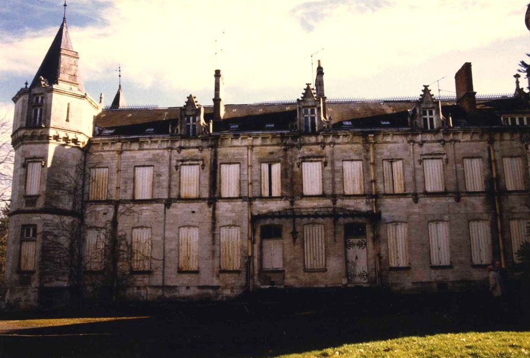 Château du Parc et manufacture de drap du château du Parc : Aile des teinturiers dit château Balsan, façade ouest, vue générale