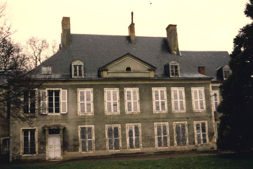 Château du Parc et manufacture de drap du château du Parc : Logis du manufacturier, façade sur le parc, vue générale