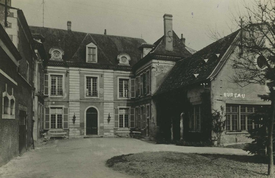 Ancien hôtel du Maréchal Bertrand : Façade sud, vue générale