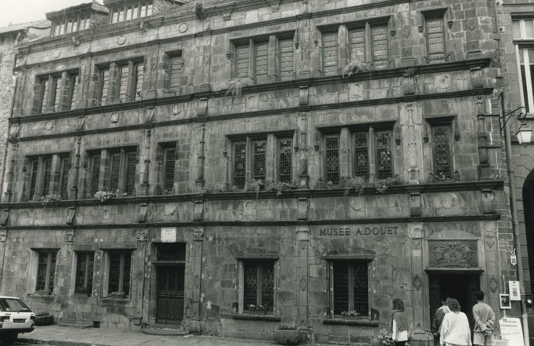 Maison consulaire : Façade est, vue générale