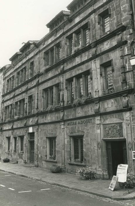 Maison consulaire : Façade est, vue générale