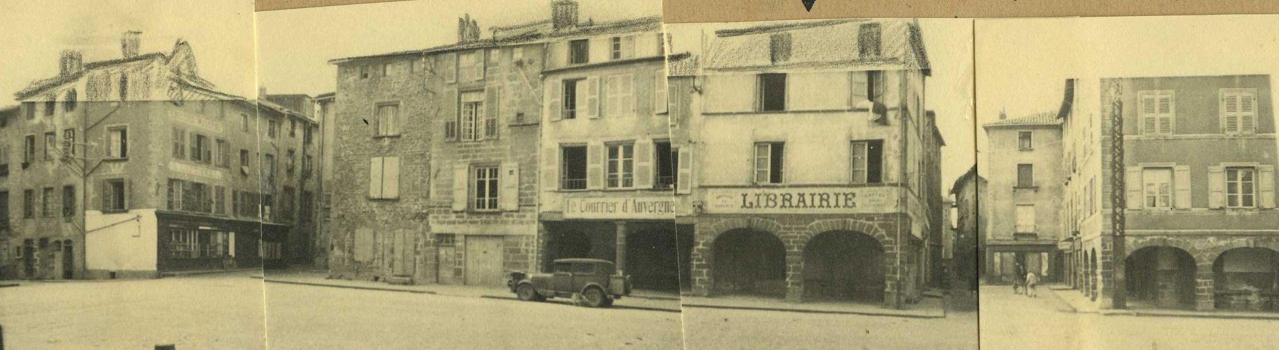 Maison : Vue générale de la maison dans son environnement urbain