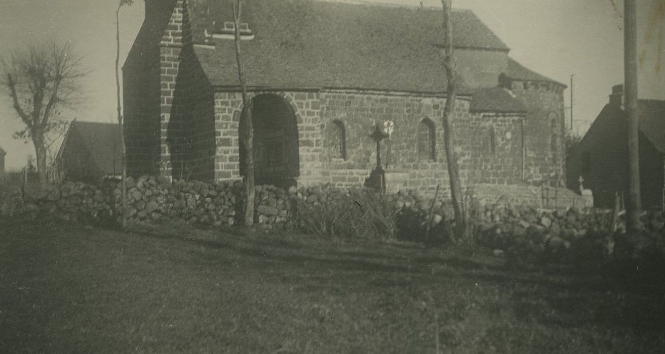 Eglise Saint-Hippolyte : Façade latérale sud, vue partielle