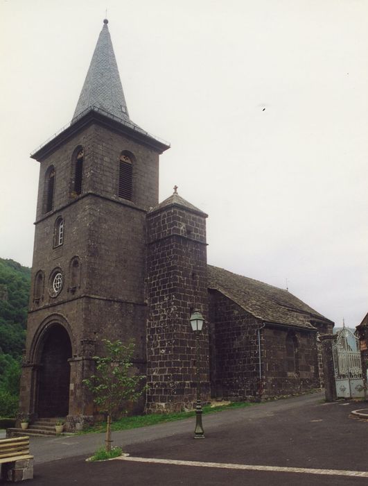 Eglise Saint-Paul : Façade latérale nord, vue générale