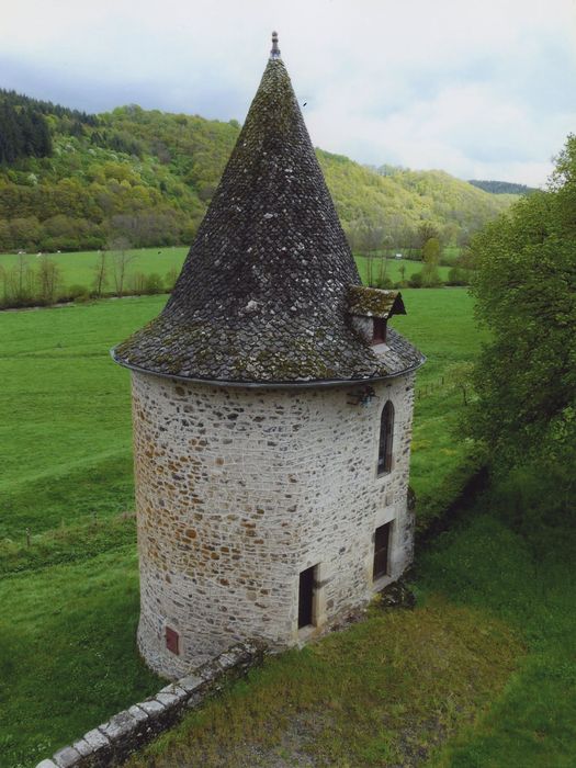 Château de Vals : Tour de la chapelle, vue générale