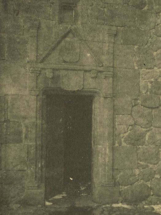 Château de Peyrelade : Façade sud, porte d’accès, vue générale