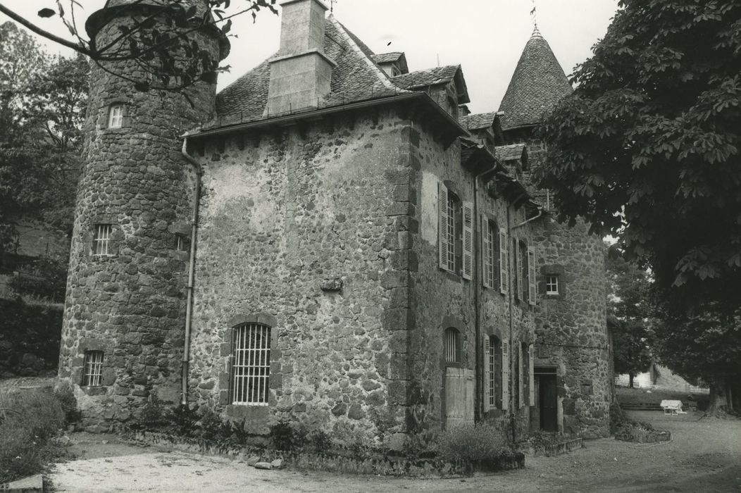 Château de la Laubie : Façade sud-ouest, vue générale