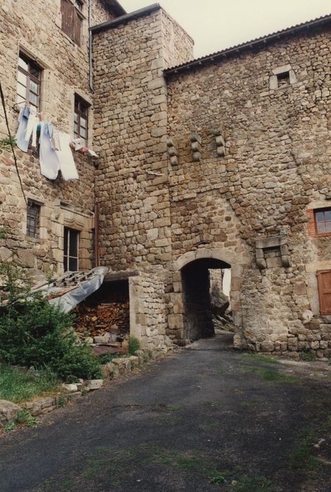 Porte fortifiée : Elévation ouest, vue générale