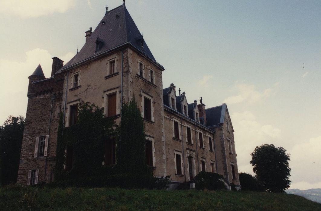 Château de Vaux : Ensemble sud-est, vue générale