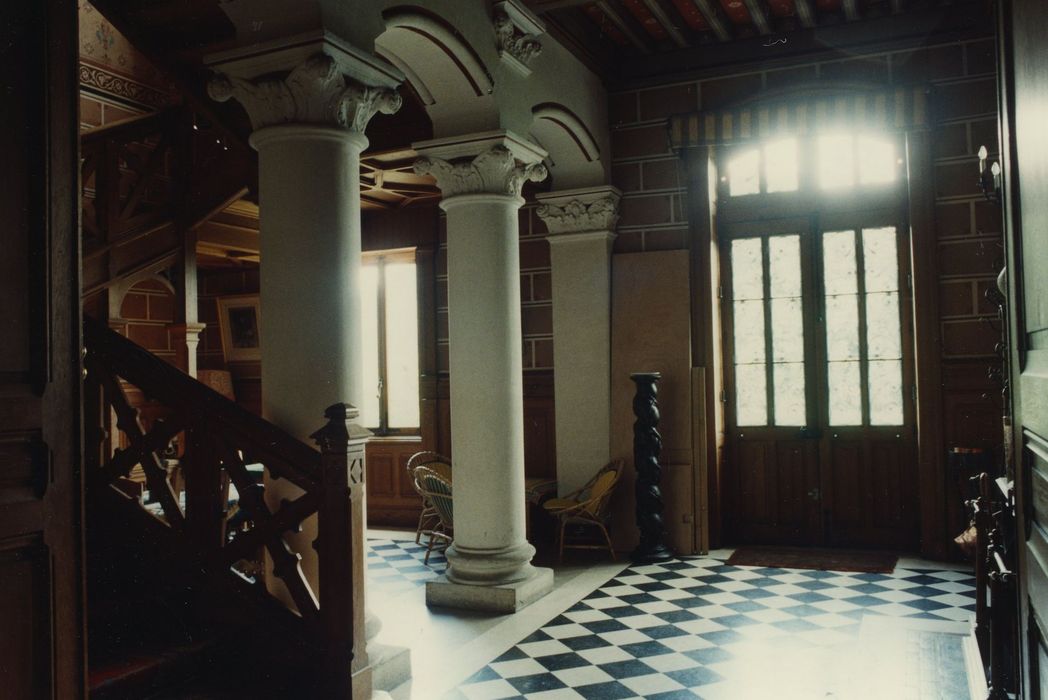 Château de Vaux : Grand vestibule, vue partielle