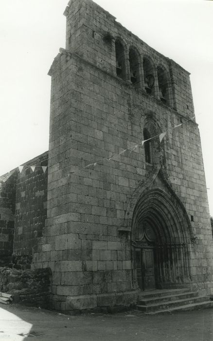 Eglise de la Nativité de la Sainte-Vierge : Façade occidentale, vue générale