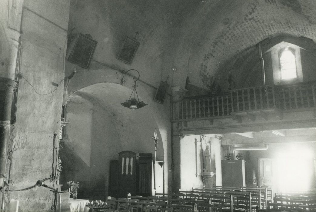 Eglise de la Nativité de la Sainte-Vierge : Nef, vue partielle