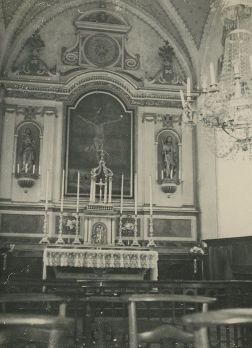 Hospice de Salers ou Fondation Lizet ou maison des Missionnaires : Chapelle, retable