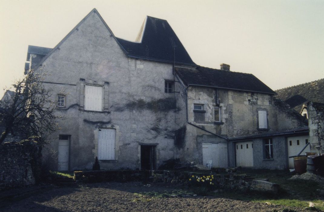 Hôtel : Logis nord, façade sur jardin, vue générale