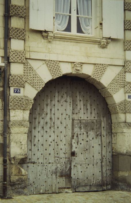 Hôtel dit des Rois ou d'Henri III : Façade sur rue, porte-cochère, vue générale