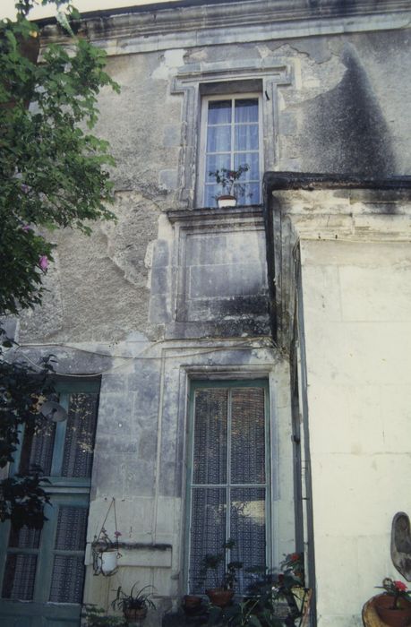 Hôtel dit des Rois ou d'Henri III : Aile ouest, façade latérale sur cour, vue partielle