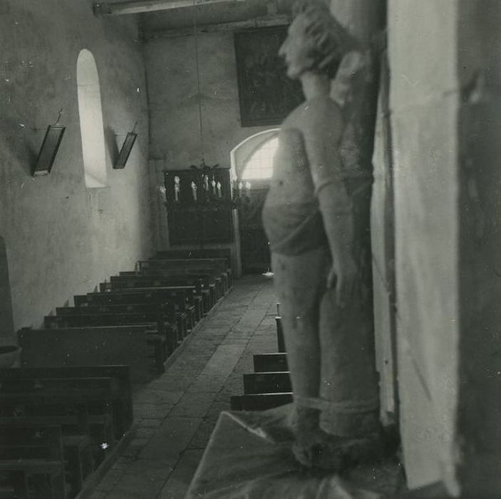 Eglise Saint-André : Nef, vue partielle